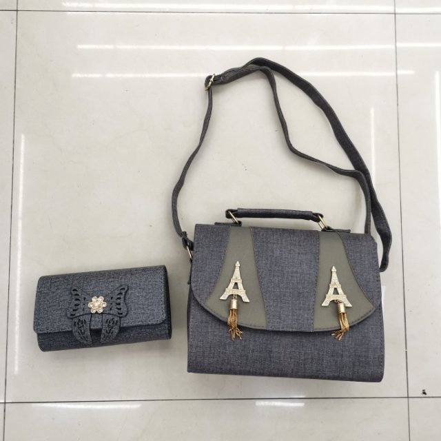 A two-piece set of retro women's handbags, crossbody bags and clutch bags
