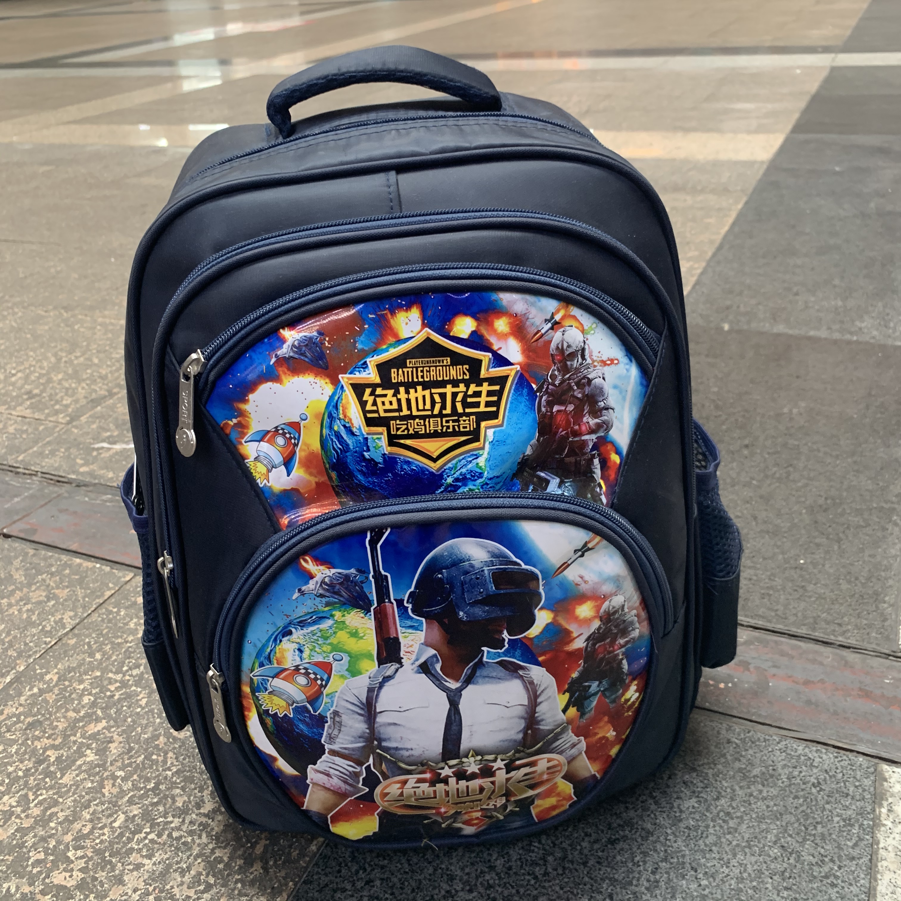 Lightweight and cute children's schoolbags for boys from grades one, two, three to six and girls