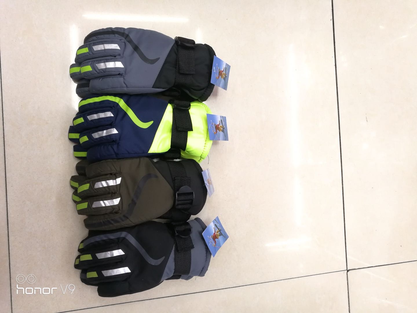 儿童手套保暖手套男冬季加厚防水防风棉手套女士细节图