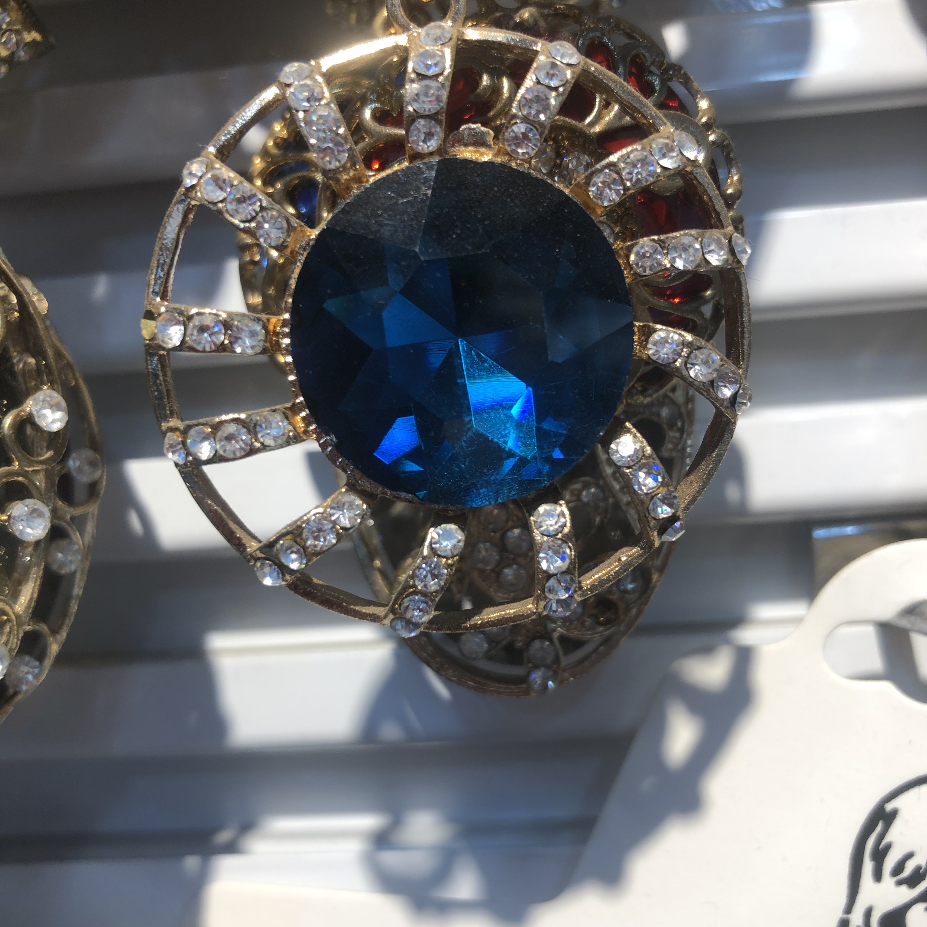 Long sweater chain, simple and elegant autumn and winter style, high-end ethnic style, versatile and personalized water diamond necklace, retro for women Specification image