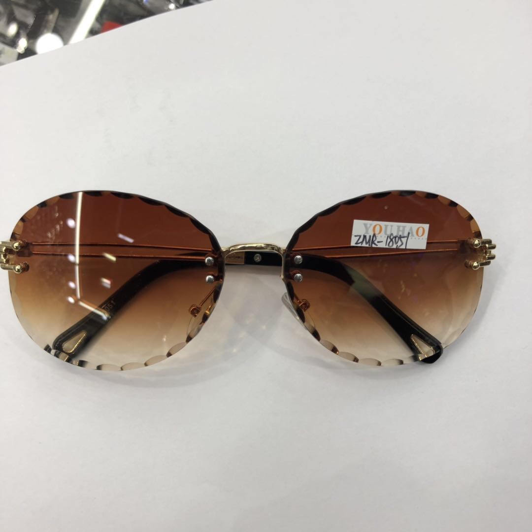 Korean spring and summer new sunshades and sunglasses are bestsellers in foreign trade