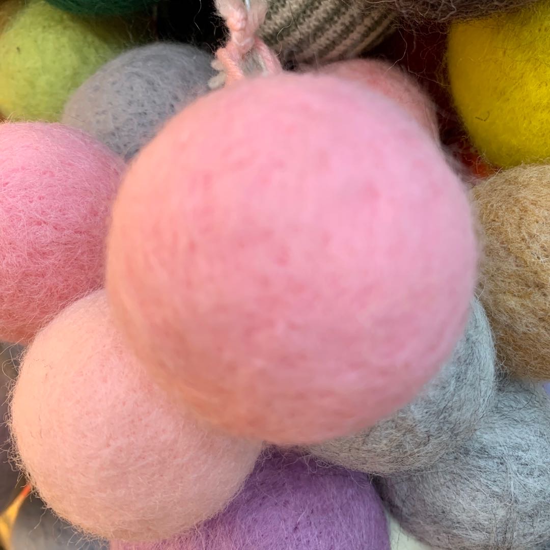 圣诞树挂件糖果色羊毛球可爱小球挂件产品图