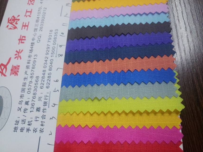 4-inch grid factory direct sales, hot-selling new PVC leather, large stock of high, medium and low grade luggage, sofa, shoe materials and fabrics Specification image