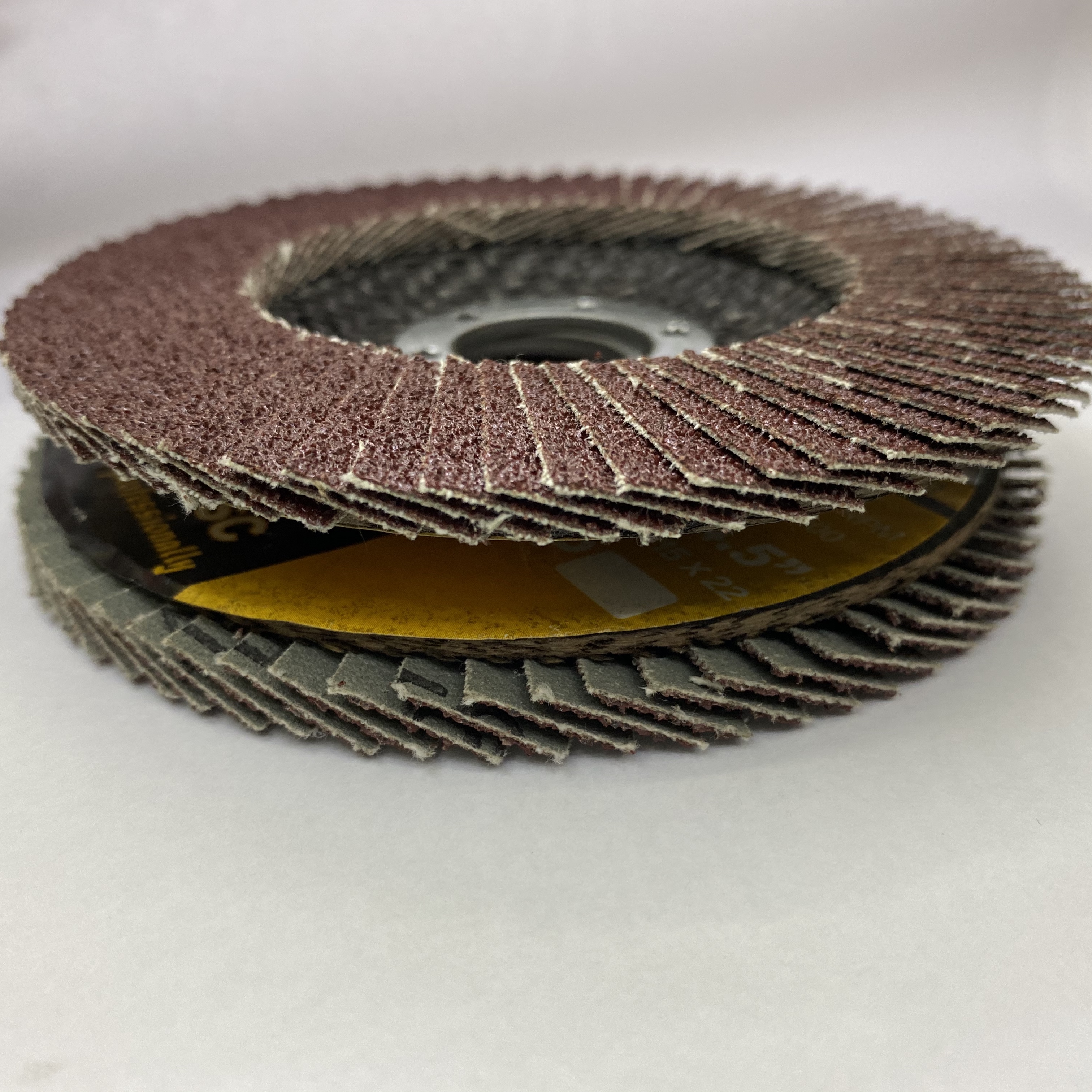 百叶片棕刚玉用于铁表面除锈以及打磨详情图3