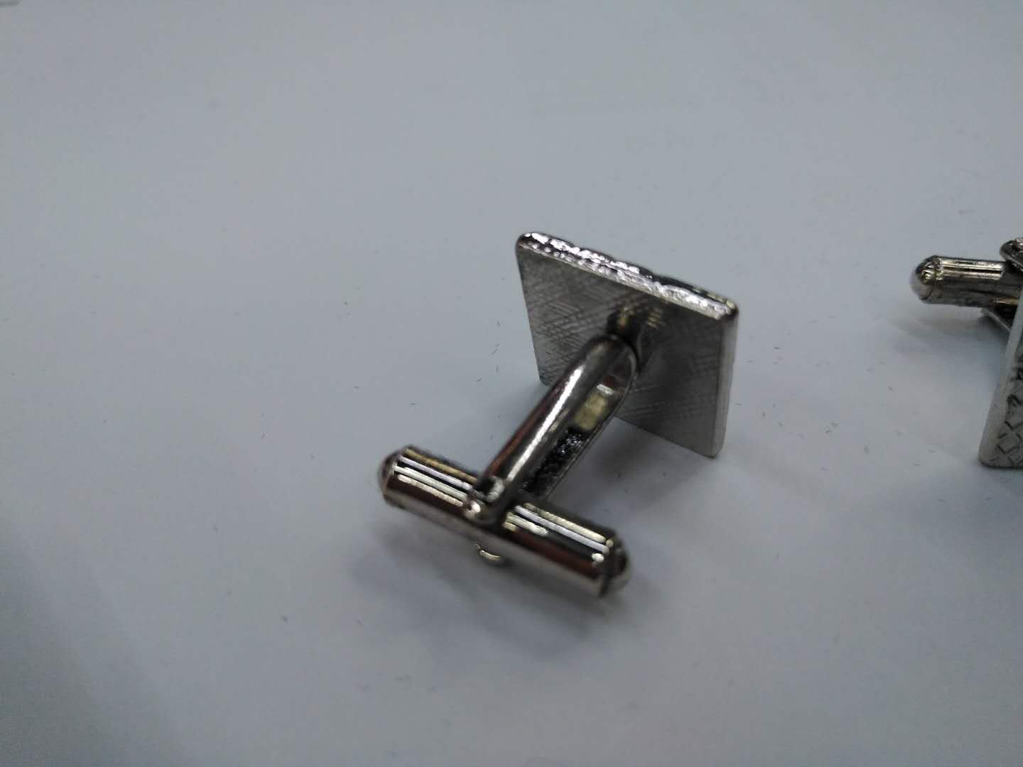 Factory direct sale style European and American simple cufflinks with alloy electroplated metal cufflinks details Picture