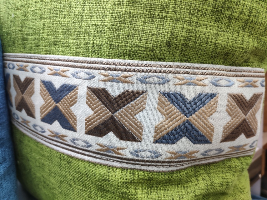2020 New product factory direct sales fine linen edge strip throw pillow details Picture