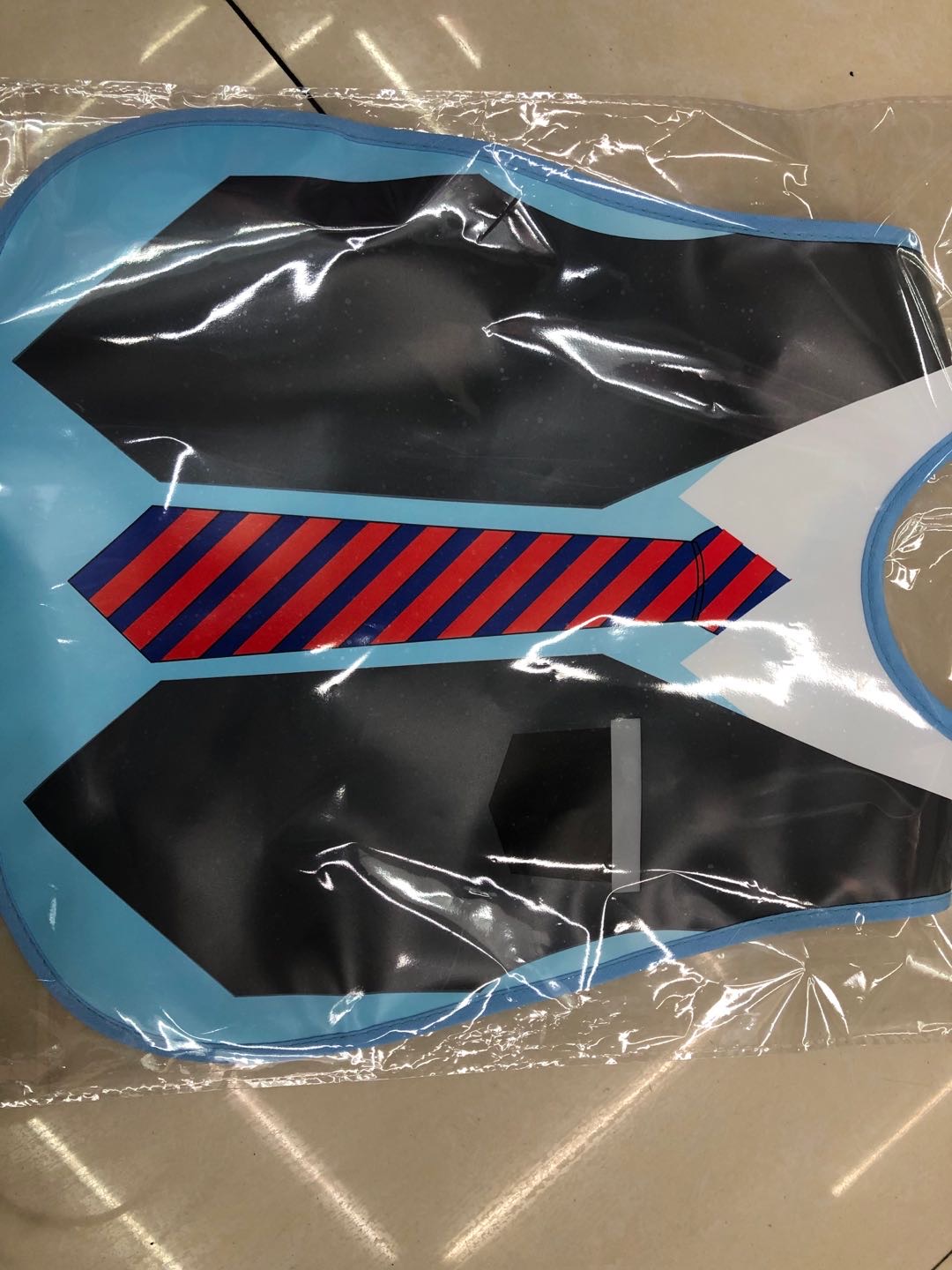 Baby cover, bib, waterproof for babies to eat, three-dimensional and no-wash details Picture