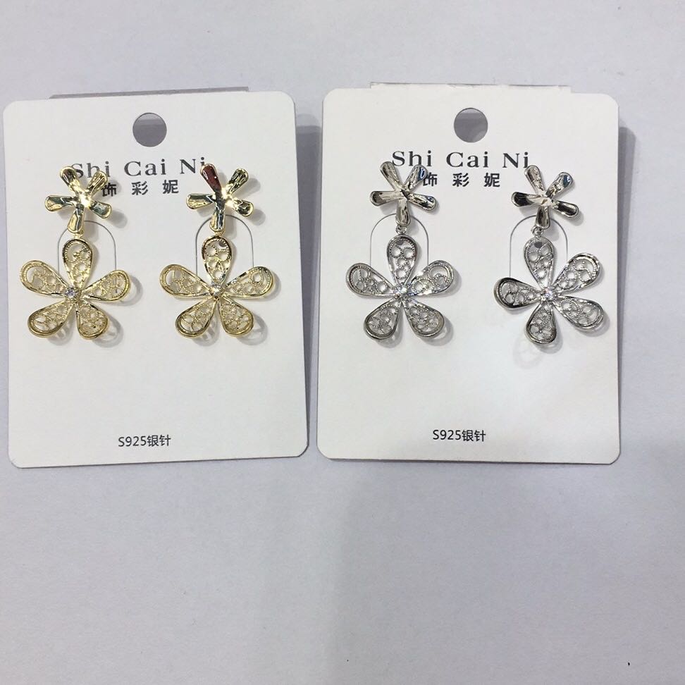 Small fresh Korean fashion hollow flower pendant earrings simple super fairy temperament sweet and cute earrings thumbnail
