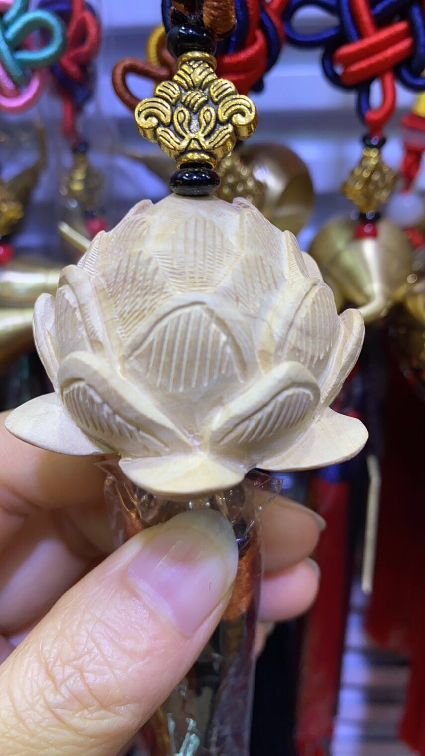 Handcrafted boxwood lotus rearview mirror car accessories details Picture