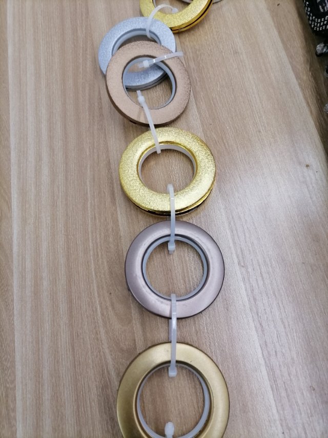 Curtain accessories, curtain rings, perforated rings, nano sound-absorbing rings, curtain hanging rings, Roman rod accessories details Picture