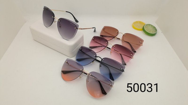 新品时尚墨镜大框方框太阳镜偏光镜韩版网红潮人高档彩色PC女士款3031