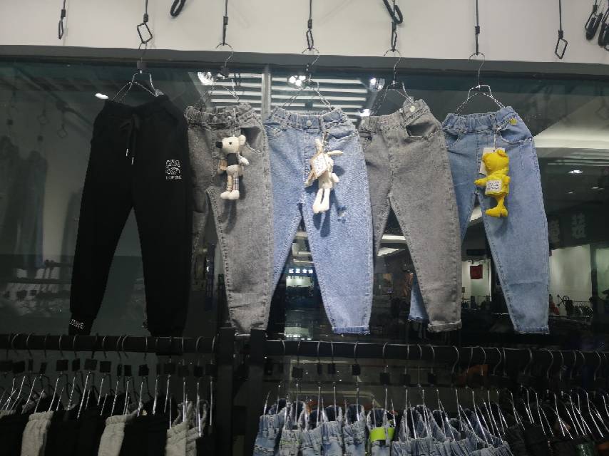 Chun Chun Pants Shop describe pic - 2