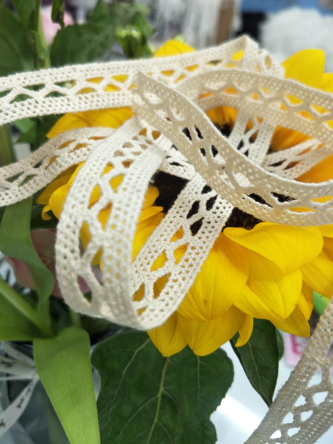 We offer a wide range of fashionable cotton thread lace designs for home use in stock details Picture