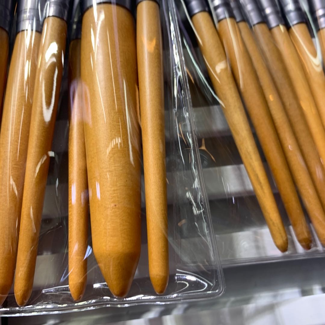 Premium Makeup Brush Set With Wooden Handle And Silver Shell Specification drawing