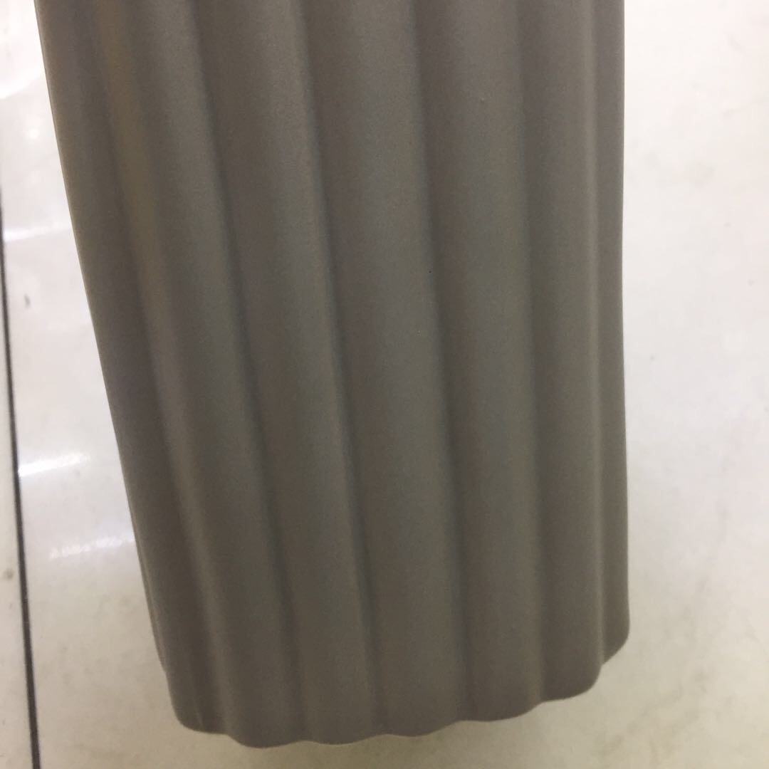 وصف مختصر للأثاث المنزلي في غرفة المعيشة في مكتب المزهرية الخزفية الخلاقة الحديثة Specification image