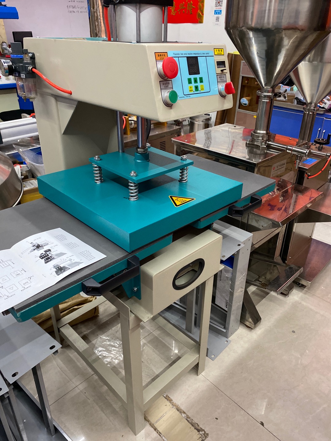 Pneumatic double station hot stamping machine QX-B1 Guangxing packaging machinery high quality and low price integrity management full figure