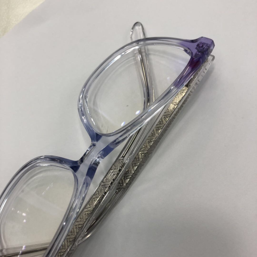 The classic Korean-style goggles and myopia glasses are simple and elegant details Picture