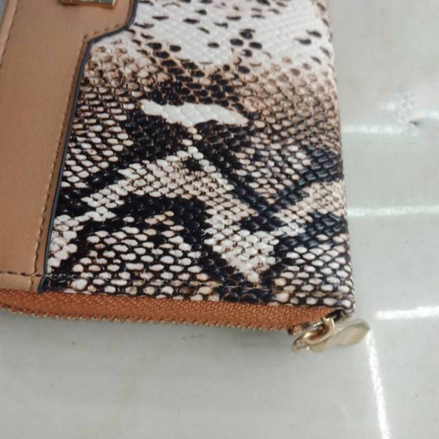 女生长方形钱包豹纹包细节图
