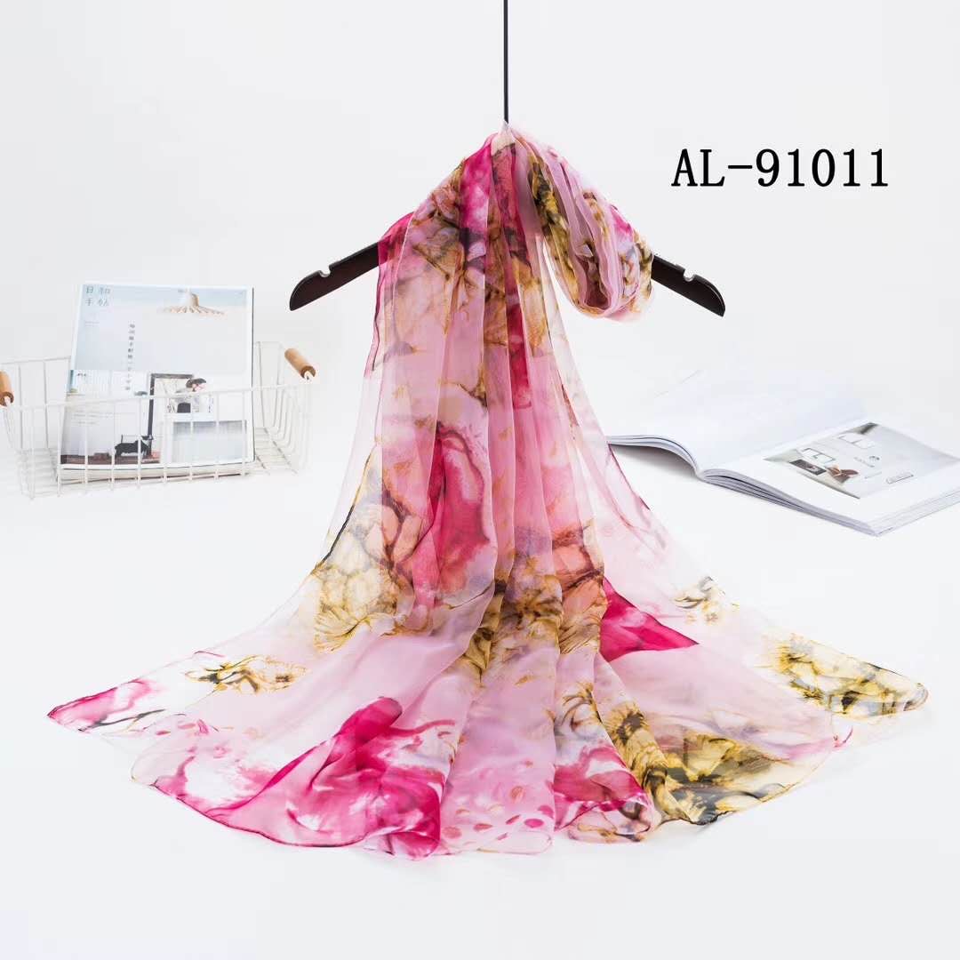 سيدة، الوشاح، و حرير كبير Specification image