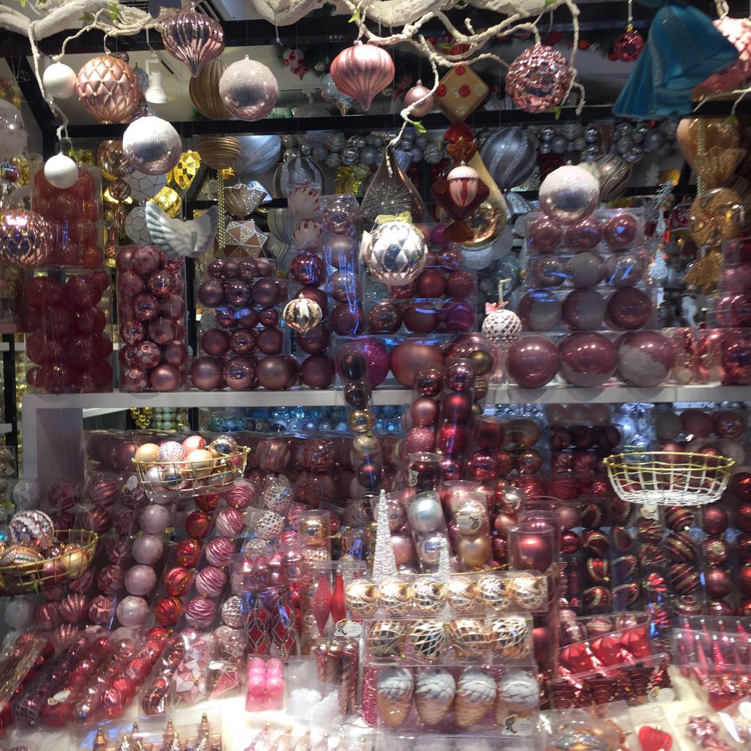 Lei Ren Christmas describe pic - 1