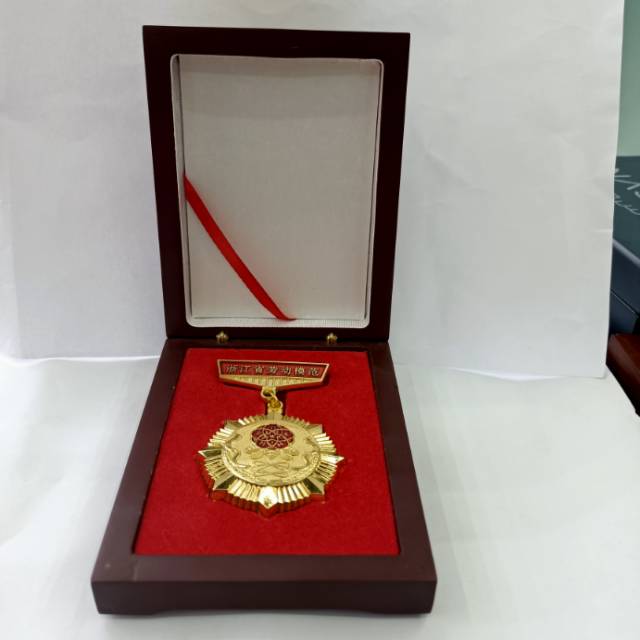 锌合金定制奖章合金奖章木盒装奖章