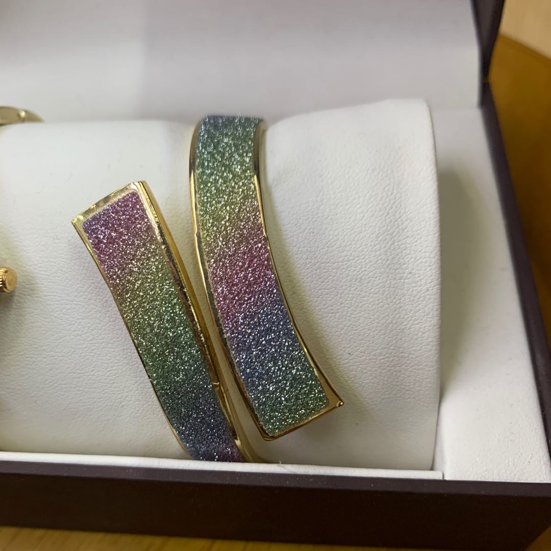 Light luxury two-piece set: Diamond sparkling women's watch, unicorn gradient rainbow color bracelet Specification image