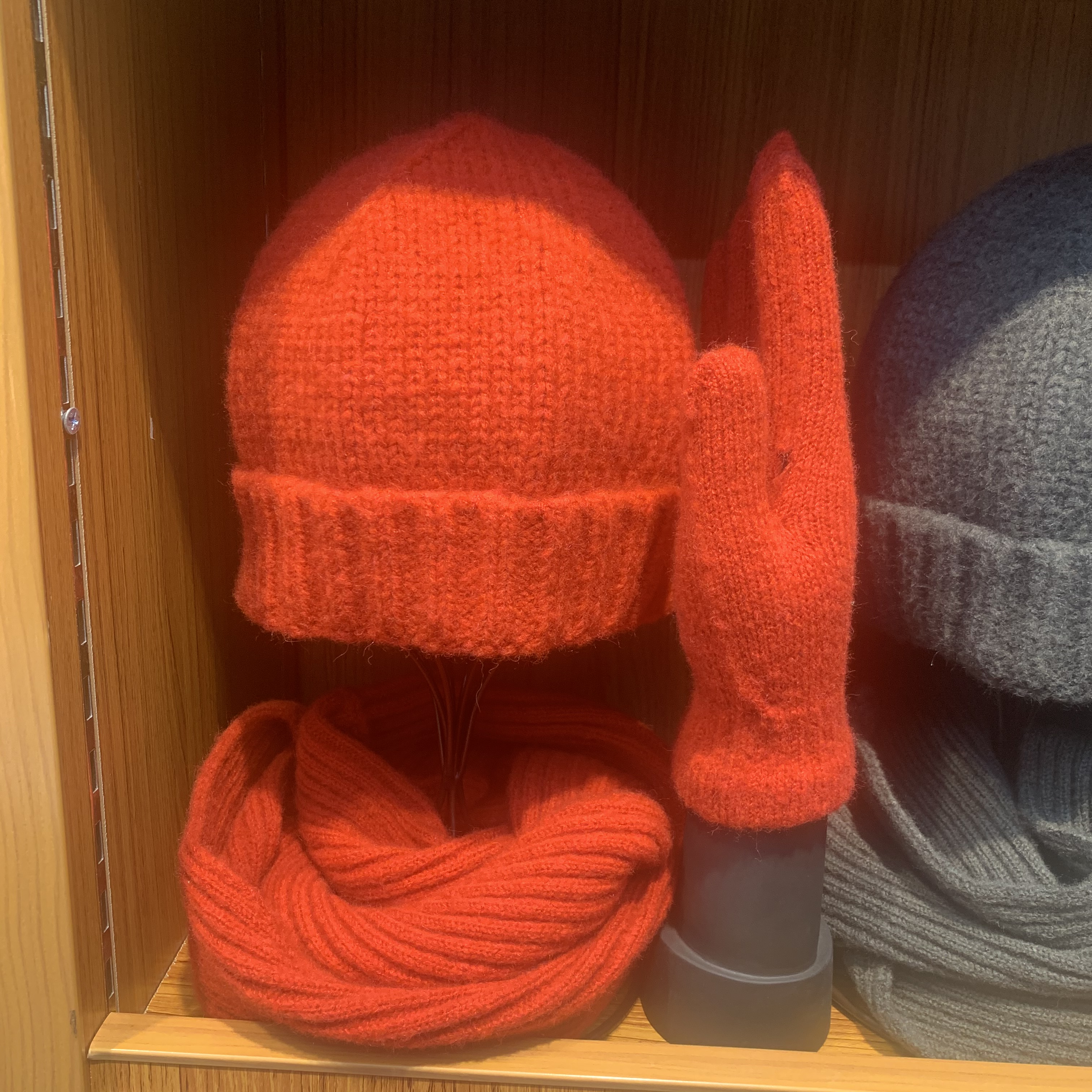 欧美潮人帽子女冬天韩版学生百搭毛线帽女针织帽护耳时尚保暖三件套