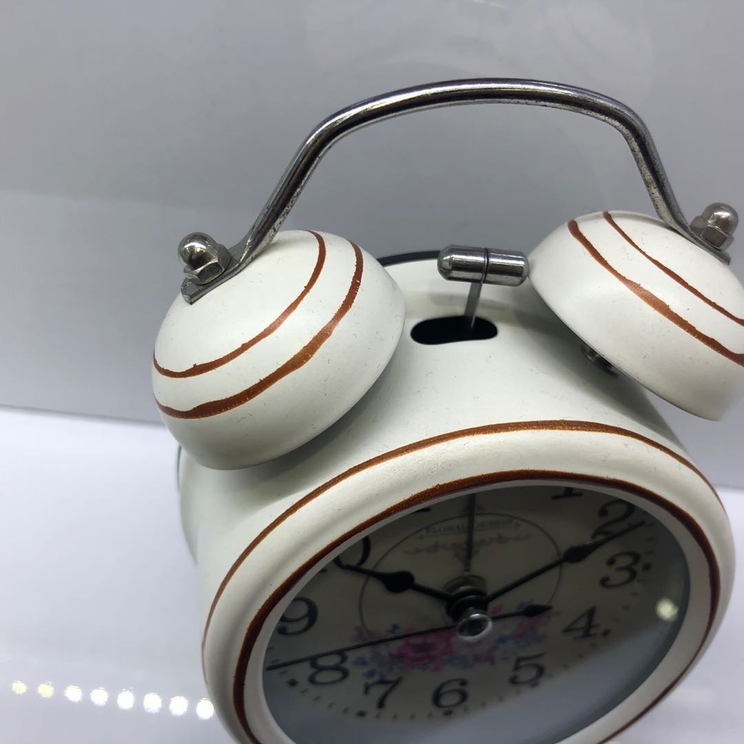 White Metal Alloy Alarm Clock Mechanical Loud Sound Alarm Creative Personality Students With Lazy Clock Simple Wake Up Children details Picture