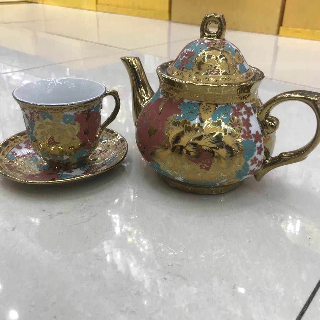 13头镀金茶具一茶壶6杯6碟花面多样高贵典雅细节图