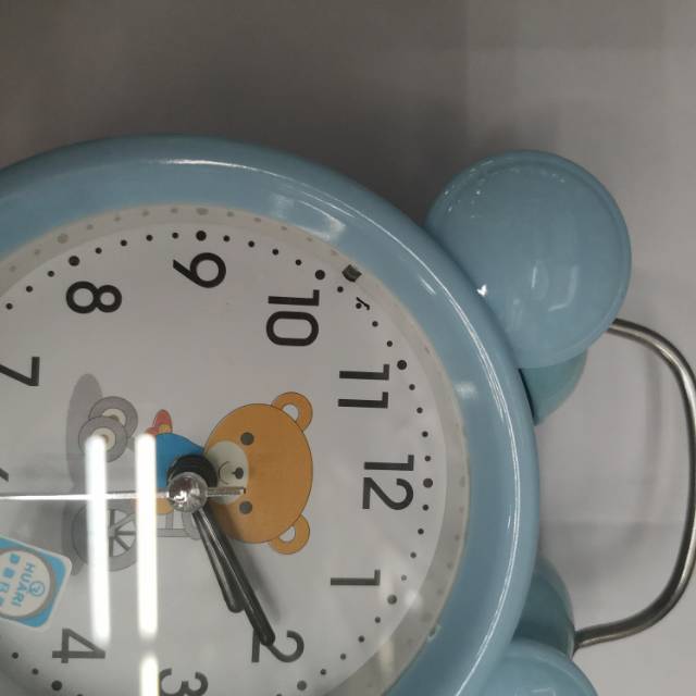 The alarm clock for students is a creative and personalized, lazy person's silent bedside night light alarm. The sound of the children's clock is extremely loud details Picture