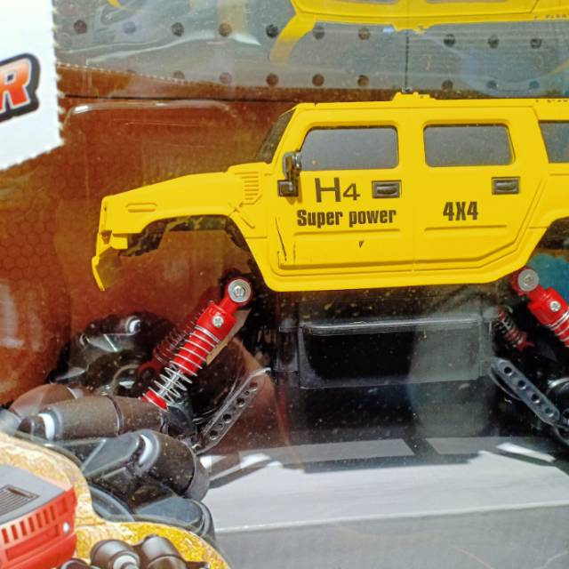The H4 off-road stunt vehicle can be charged horizontally and has an ultra-long range as a remote control car details Picture