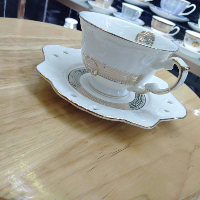 European-Style Coffee Cup And Saucer Set Home High-End Small Luxury Exquisite Ceramic English Afternoon Tea Tea Cup Black Tea Cup details Picture
