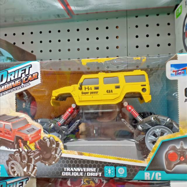 The H4 off-road stunt vehicle can be charged horizontally and has an ultra-long range as a remote control car