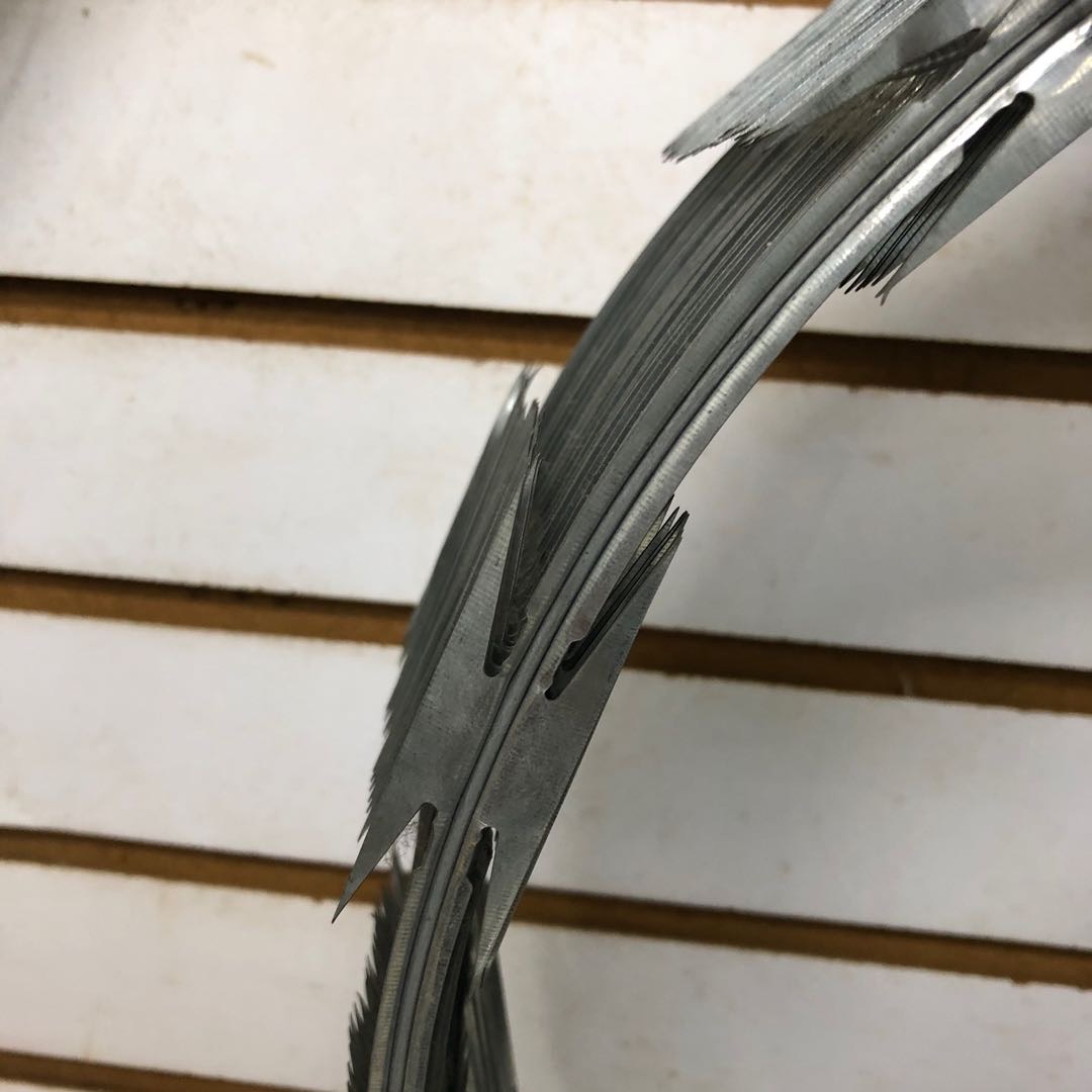 不锈钢304刀片刺绳小区学校围墙防爬防盗网防护网铁丝网刺铁丝网产品图