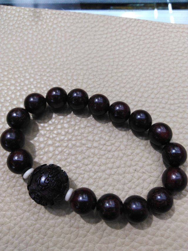 Handicraft bracelet, rosewood bracelet details Picture