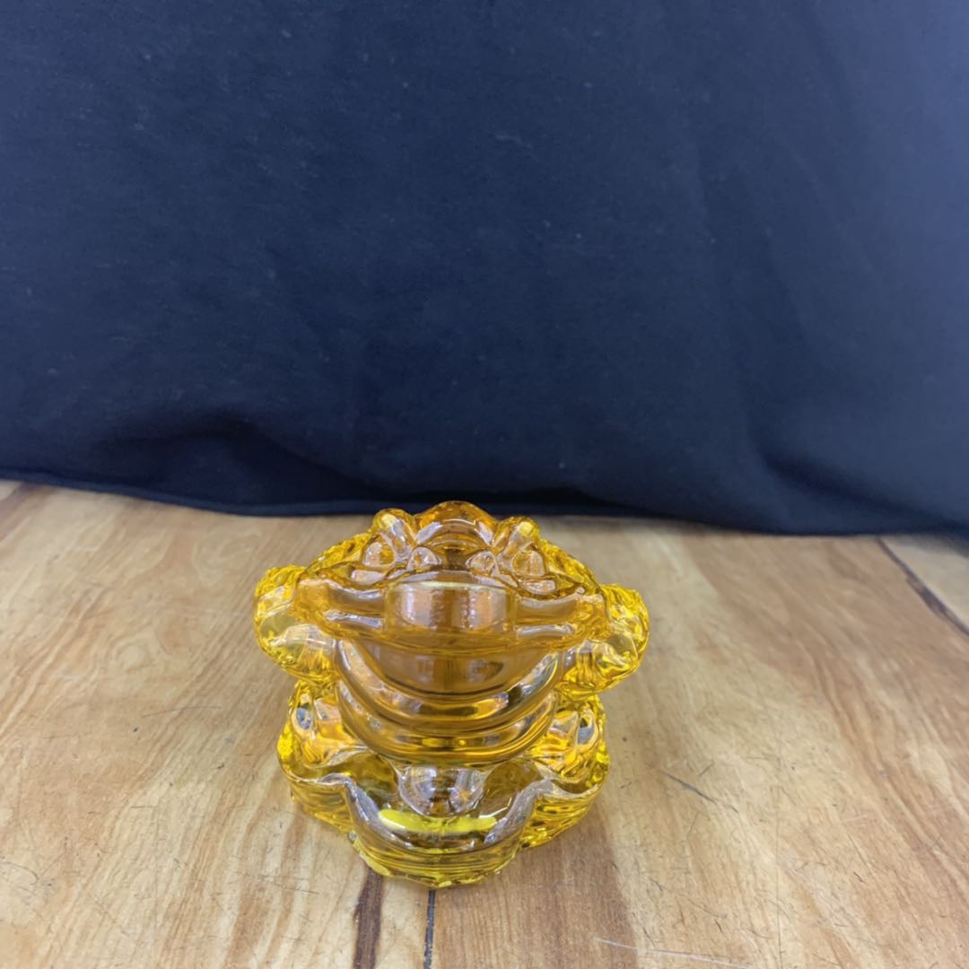 Direct sales from the manufacturer of yellow crystal golden toad figurines