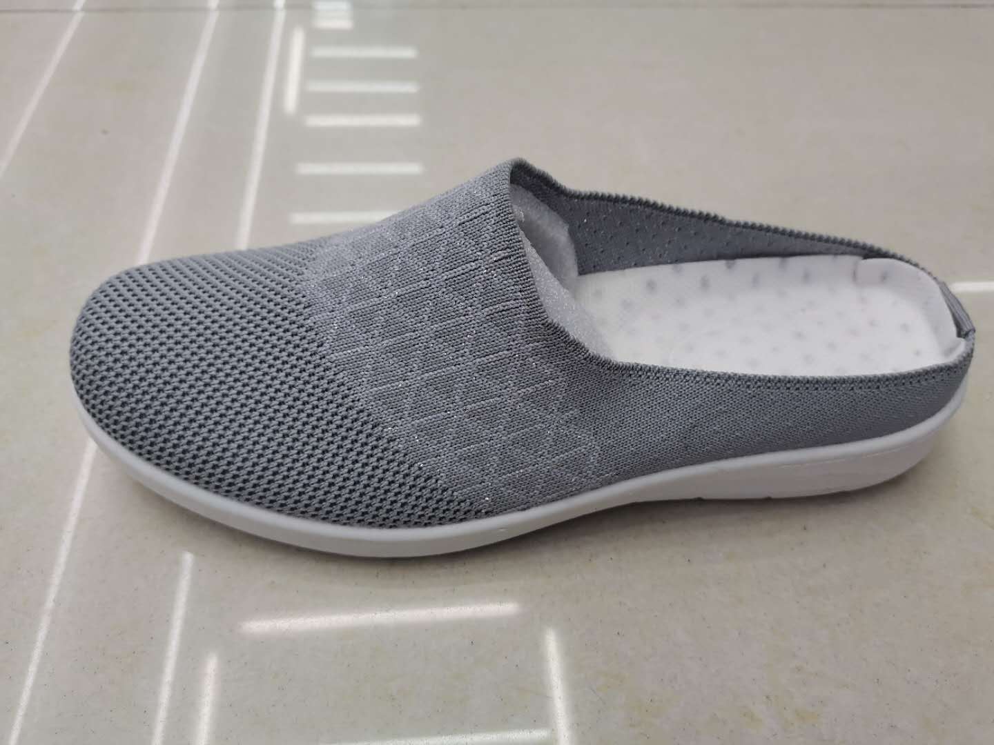 旭辉2020款红色白底PVC外贸无后根女士运动鞋产品图