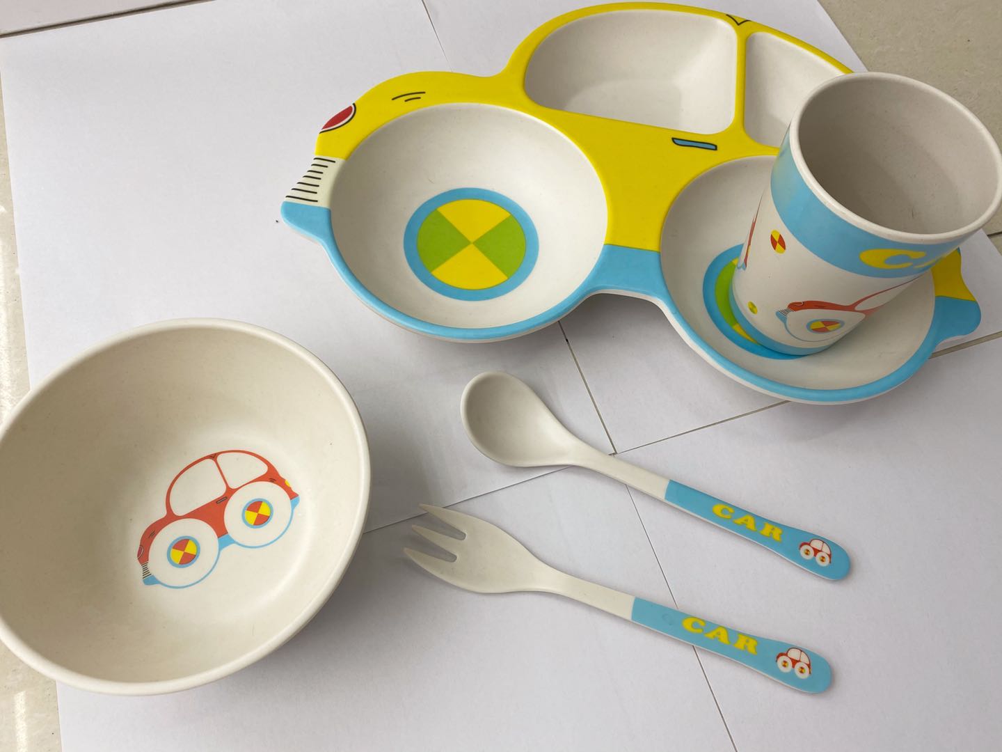 The New Kindergarten Baby Cartoon Car Children's Full Family Dining Plate Divided Into Grid Plate Three Grid Plate