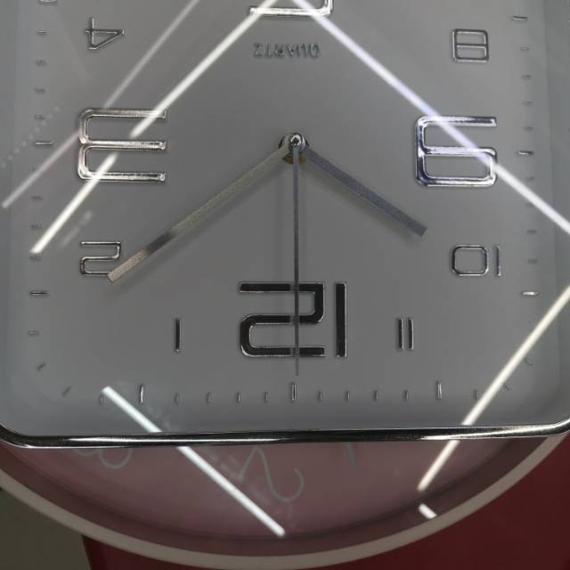 Clock, living room wall clock, creative bedroom, Nordic American style clock, wall watch, silent, personalized decoration, hot-selling items Specification image