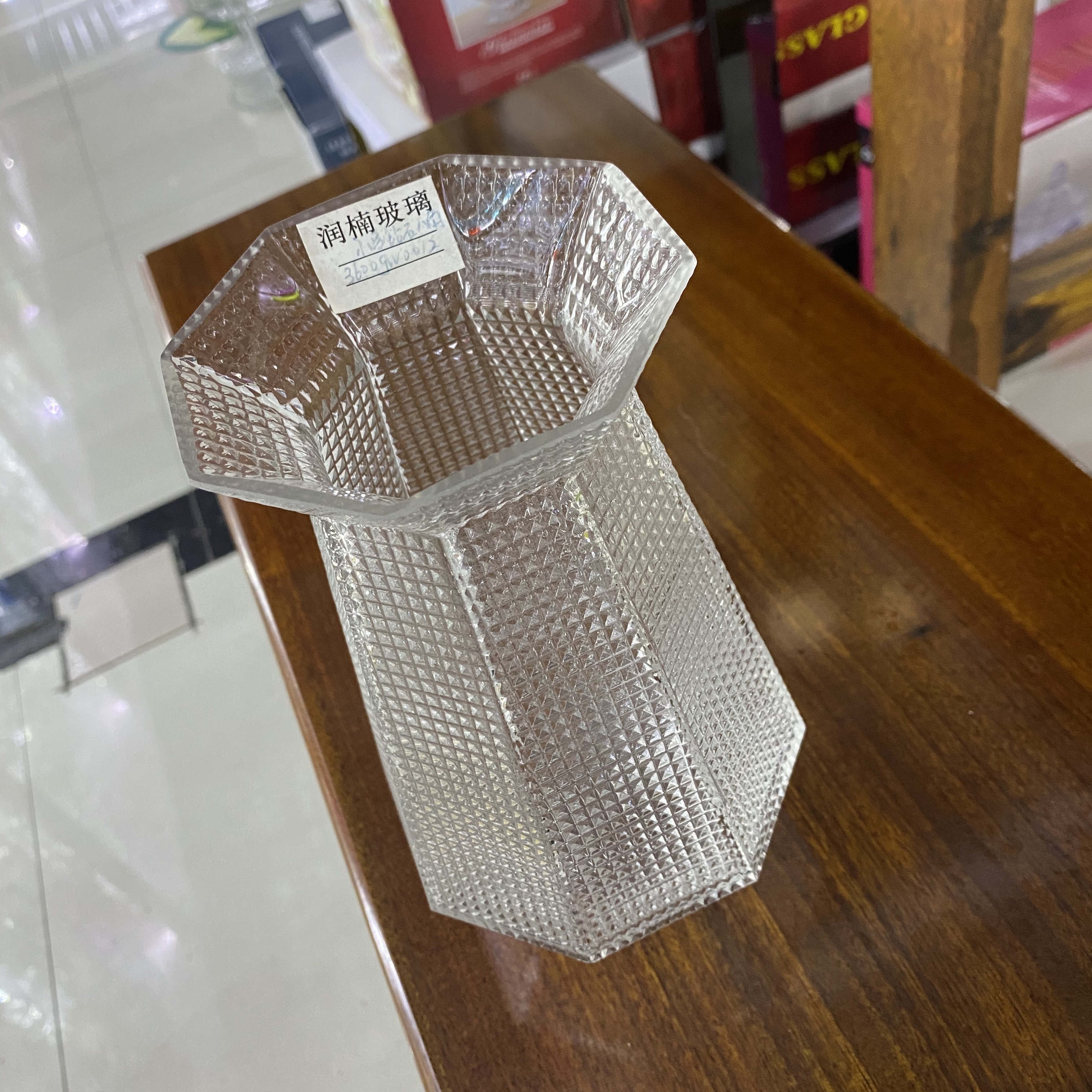 A simple European style metal cold grey copper ring transparent glass vase sample room living room dry flower arrangement bottle decoration details Picture
