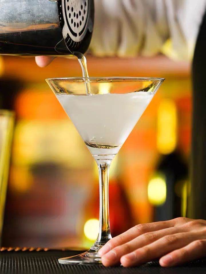 马天尼鸡尾酒三角杯玻璃酒杯水晶高脚杯香槟酒吧杯杯子古典调酒师