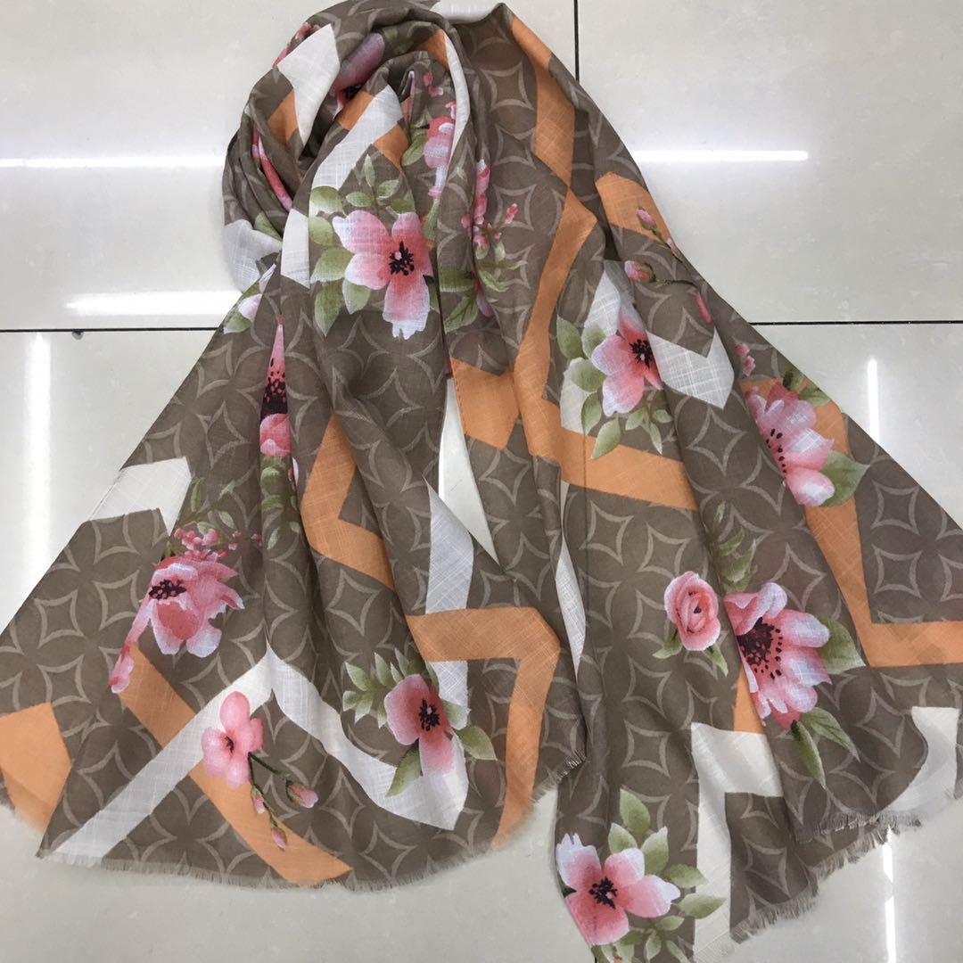 Imi Enig Spring/Autumn Multi-Colored Women's Scarf With Jacquard Fringe