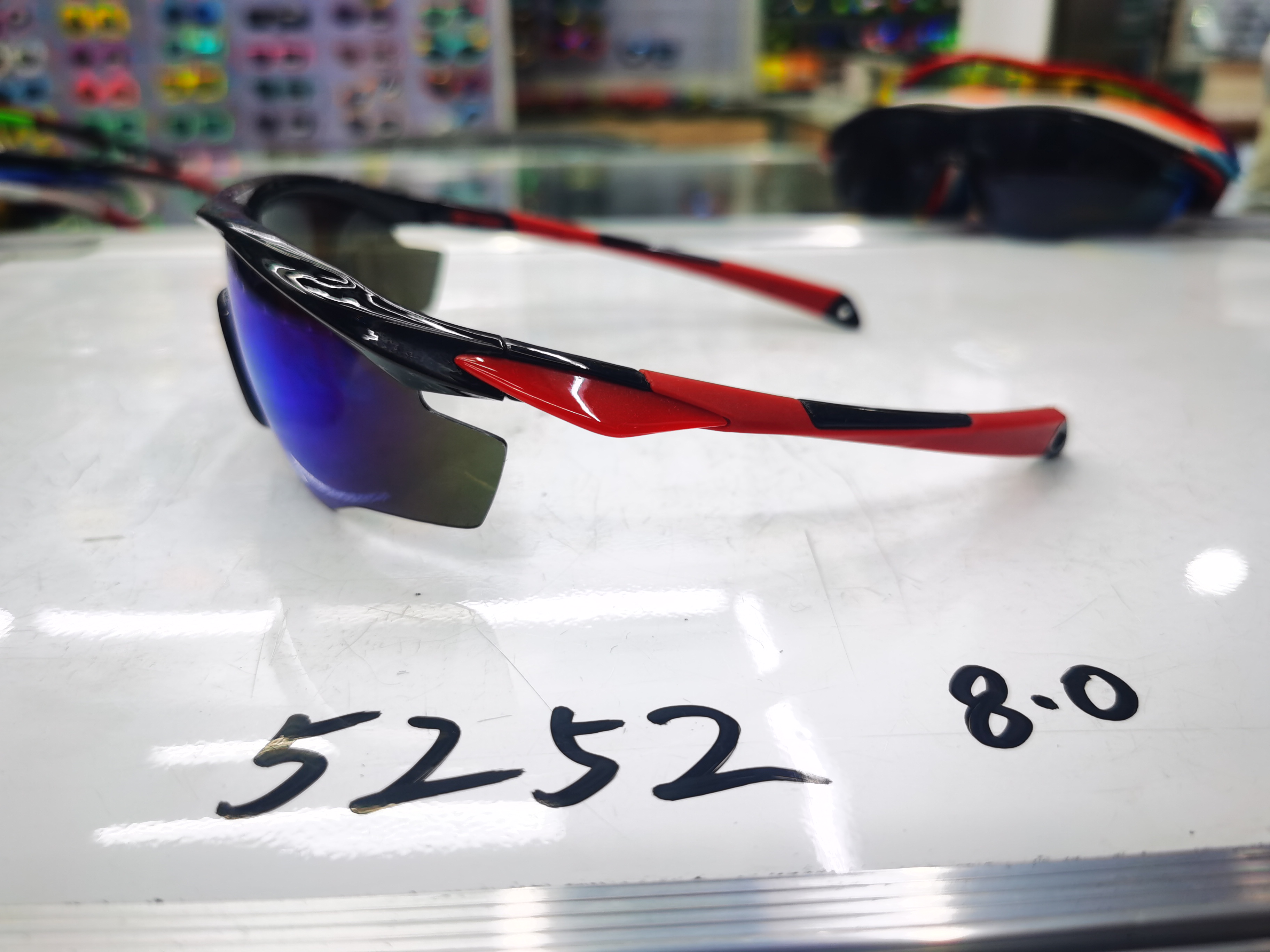Outdoor sports glasses, UV-resistant and windproof sunglasses, men's cycling glasses, sports and running eye protection 5251 details Picture