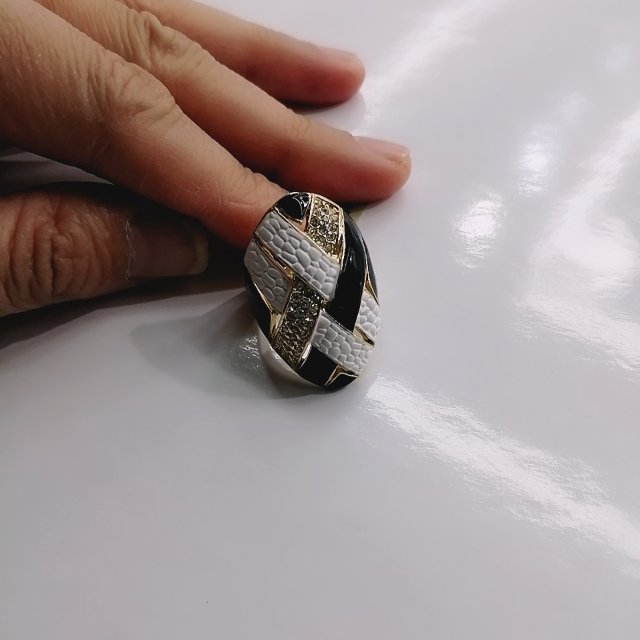 热卖新款配饰欧美风画油镀金镶钻戒指女钻戒饰品