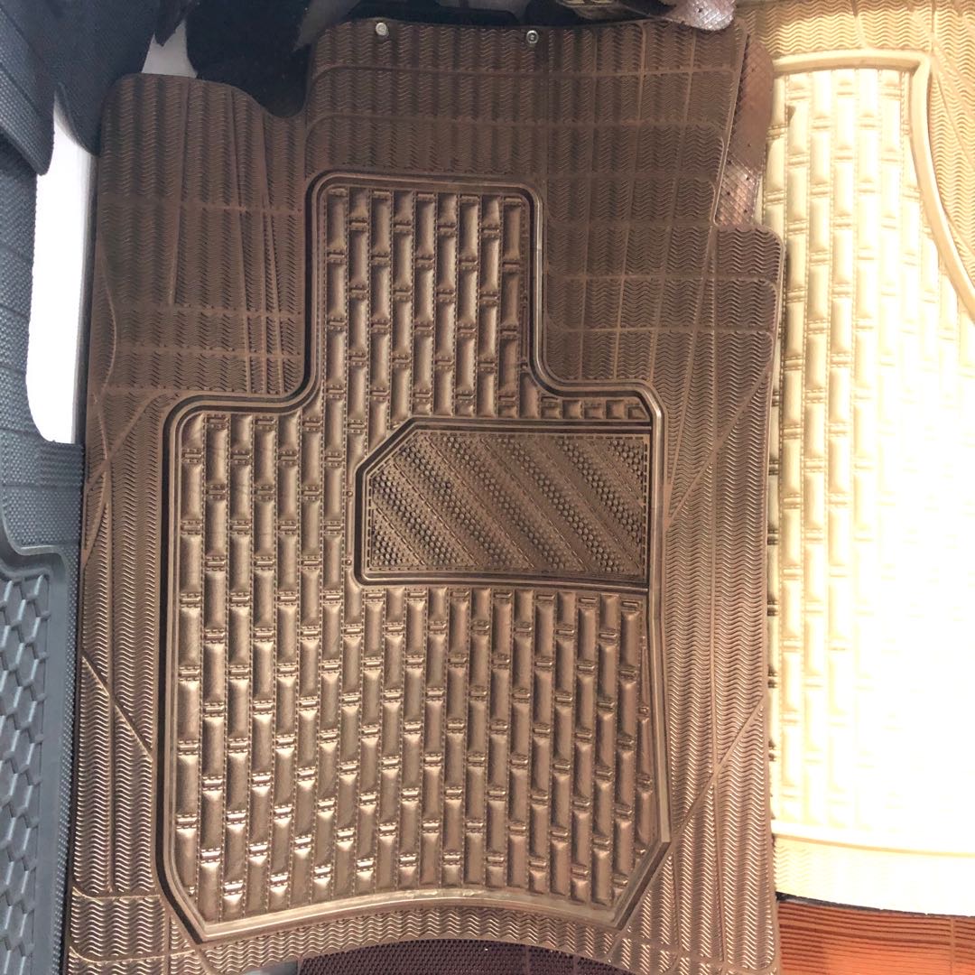 Universal PVC multi-color articulated height car floor MATS