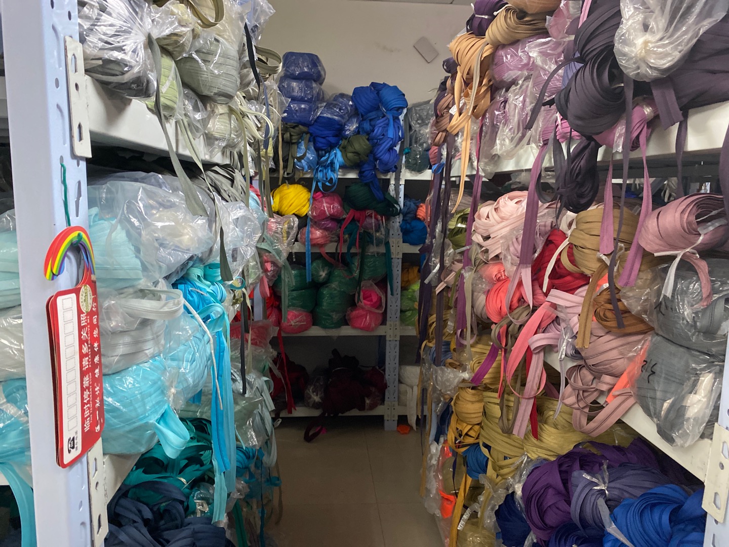 Yiwu Mengchuan Zipper Co., LTD describe pic - 2