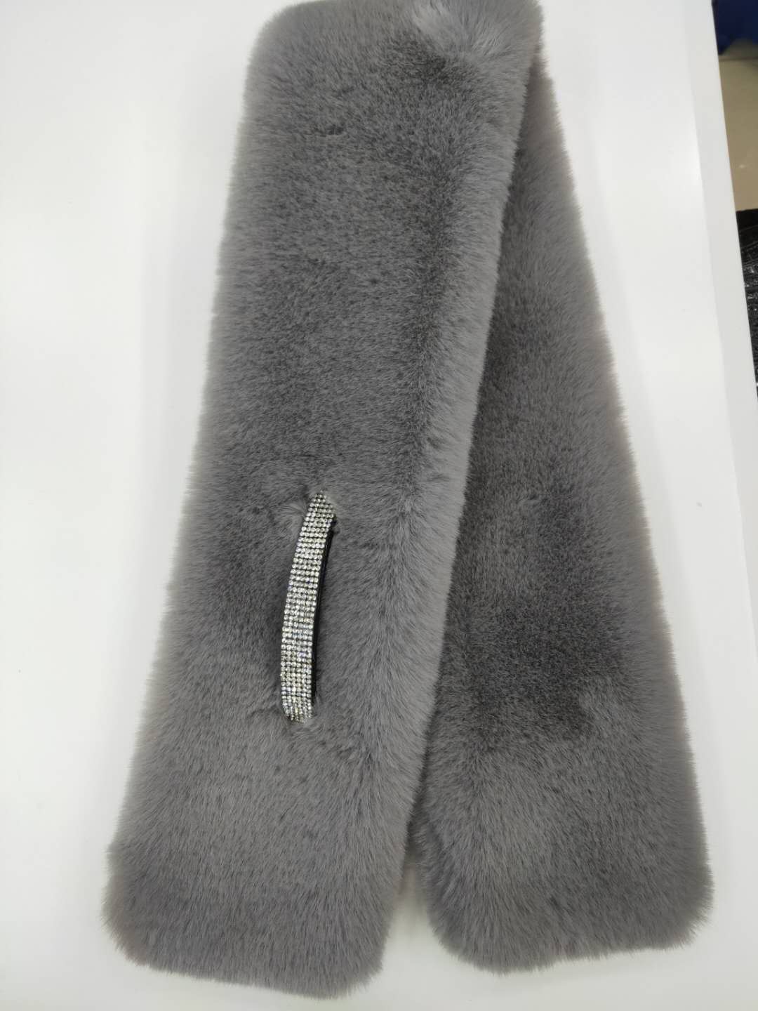 Ladies East Gate Soft Imitation Fur Solid Color Fur Neck Autumn Winter Warm Imitation Rabbit Hair Bright Diamond Scarf Specification drawing