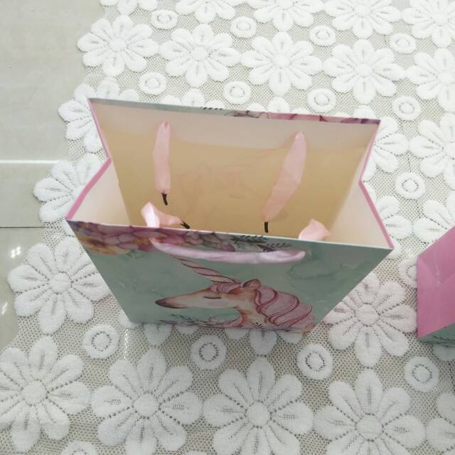 精美动物图案手提袋纸质包装袋牛皮纸手提袋外卖奶茶汉堡包装袋送礼物手提袋图