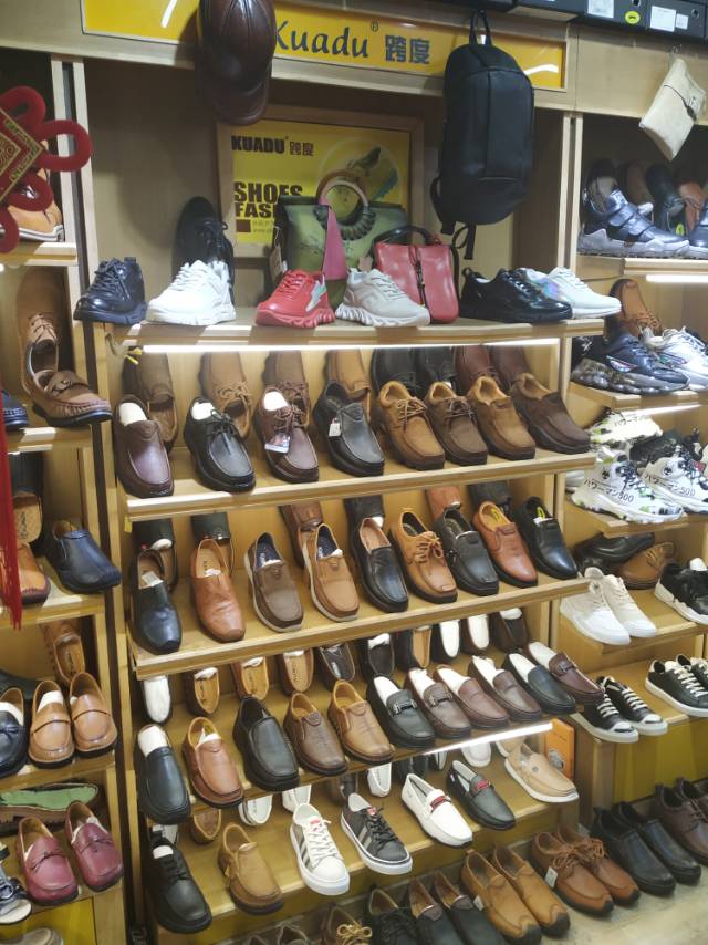 Span Footwear Store describe pic - 3