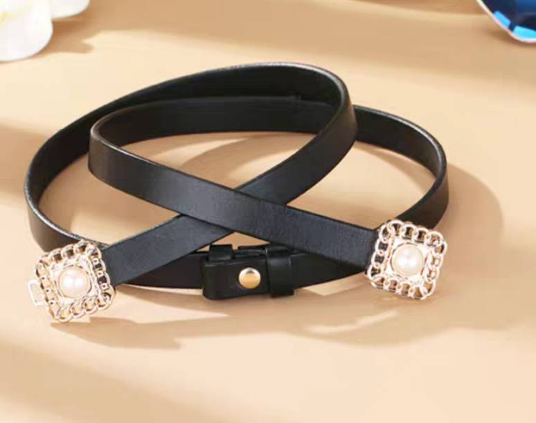 This simple and versatile Korean top-grain cowhide small belt with fine decoration pairs well with a dress and a fashionable waist chain details Picture